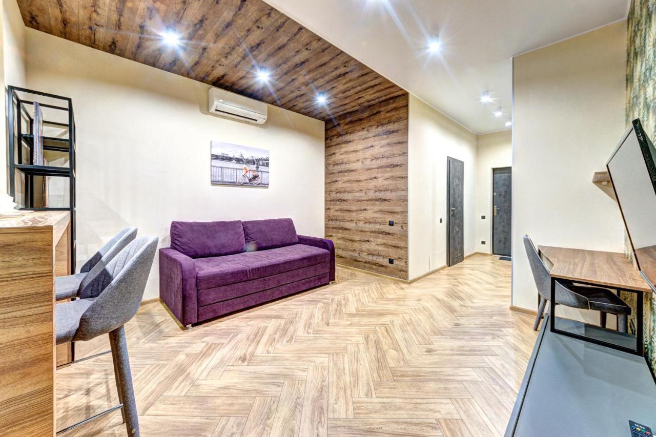 Apartment On The Street. Evgeniya Konovalets, 36B キエフ エクステリア 写真