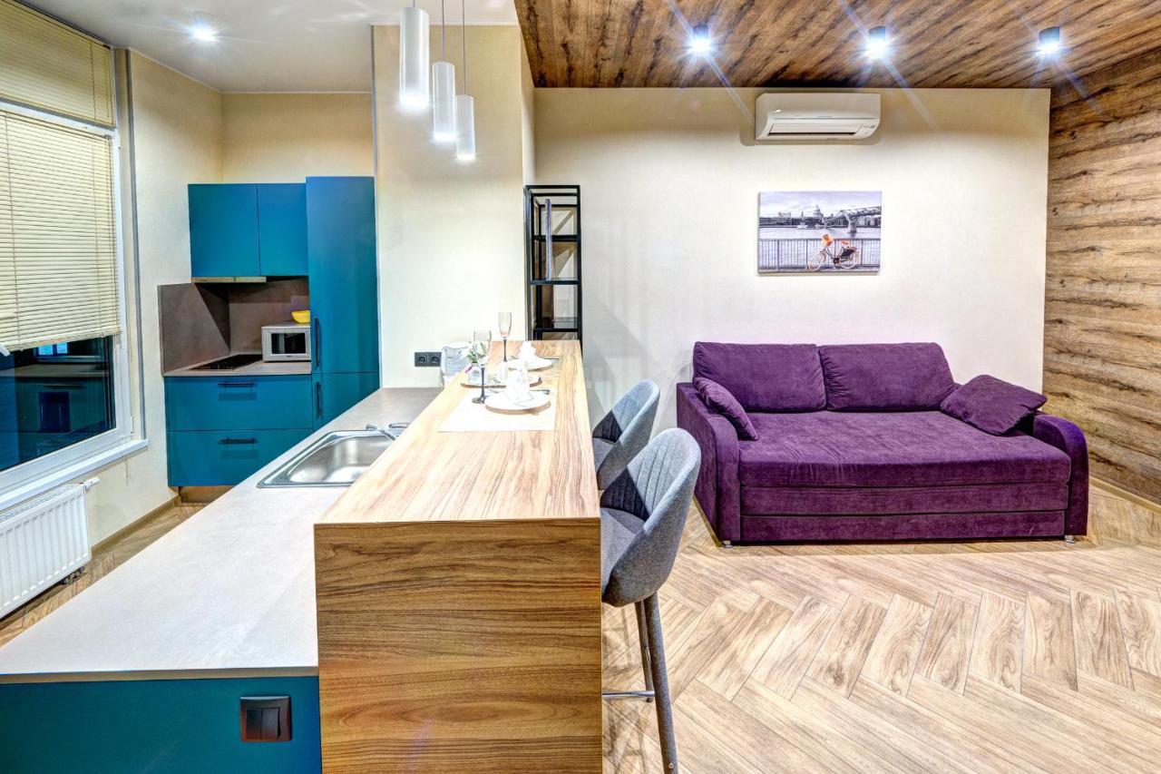 Apartment On The Street. Evgeniya Konovalets, 36B キエフ エクステリア 写真