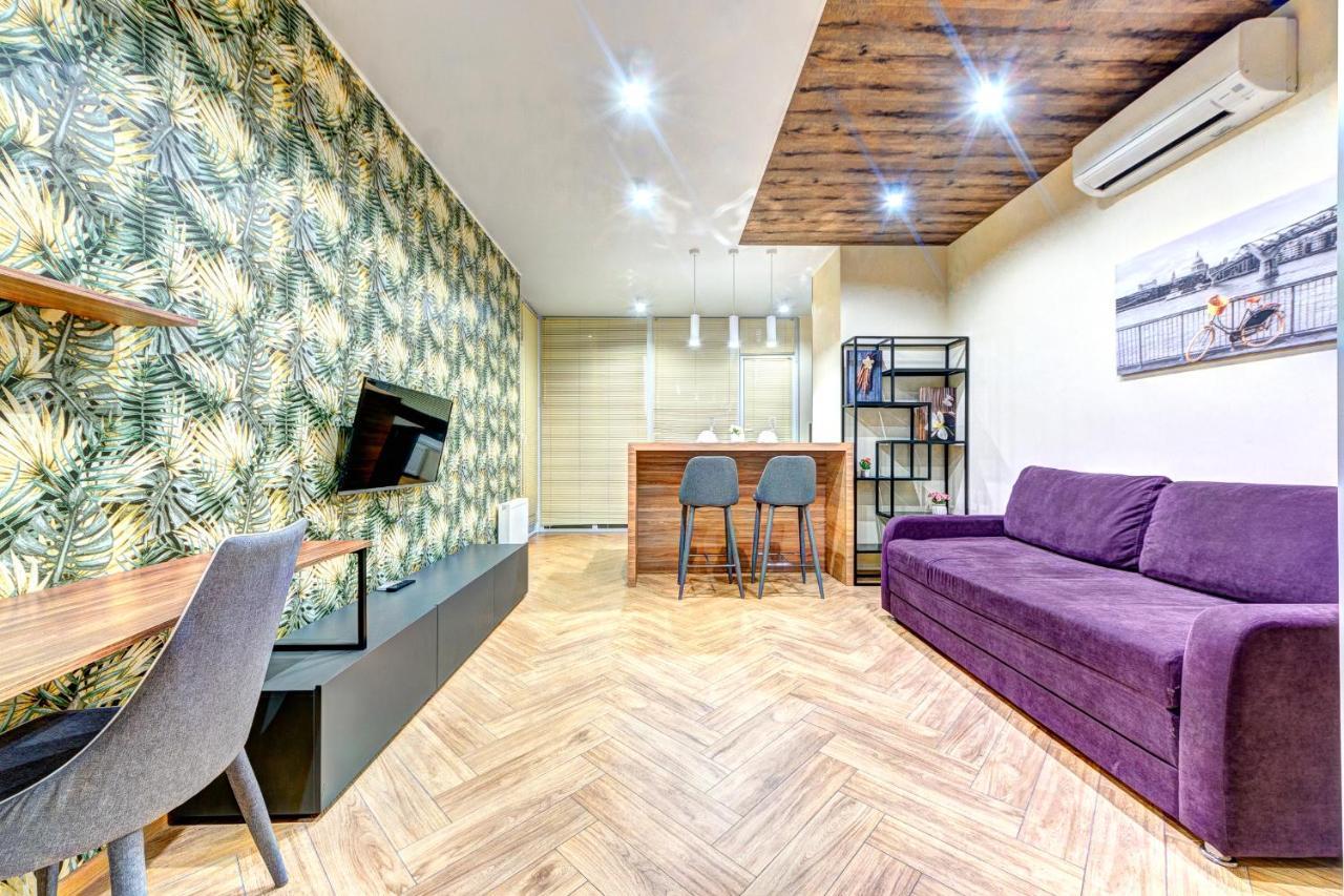 Apartment On The Street. Evgeniya Konovalets, 36B キエフ エクステリア 写真
